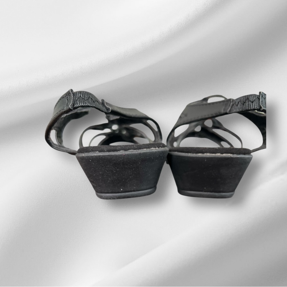 Classique Harper Black Women's Size 7 Stretch Upper 1 1/4" Heel Sandals New - Picture 3 of 11